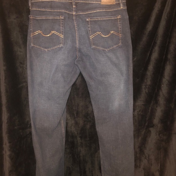 Urban Wear Denim - Women~ "Urban Wear" Jeans~ 38/32